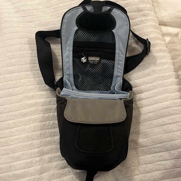 Crumpler The Three Million Dollar Home Camera Bag - Picture 3 of 4